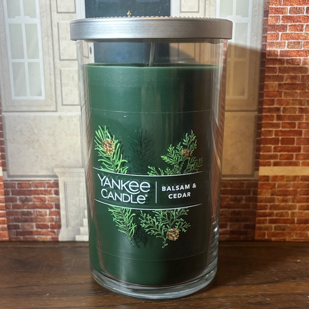Yankee Candle Balsam & Cedar Medium Single